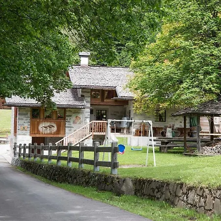 Baite Di Pra Spiazzo (Trentino)